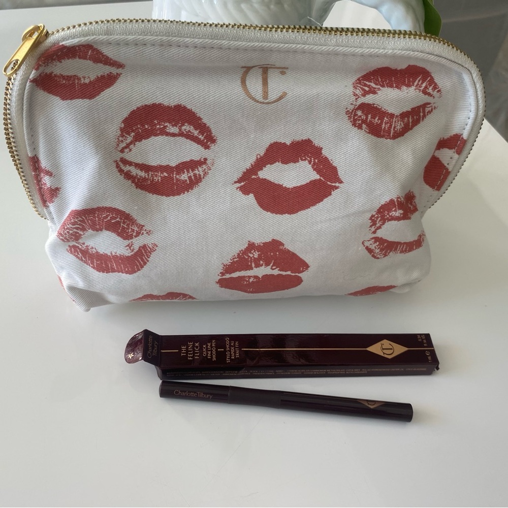 💋Charlotte Tilbury Feline flick liquid eyeliner & bonus makeup pouch